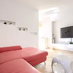Apartment Sunny Near Sea